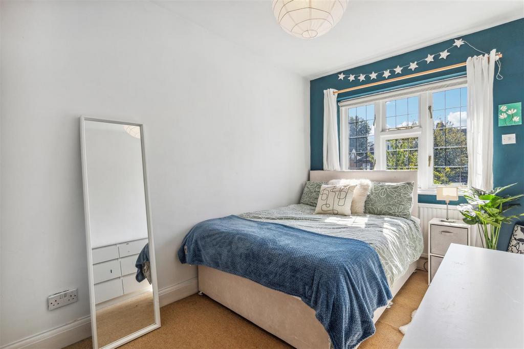 FOR SALE Devonshire Gdns, W4