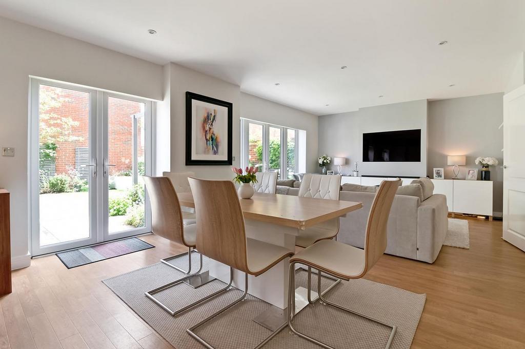 Kitchen/Diner/Family Space