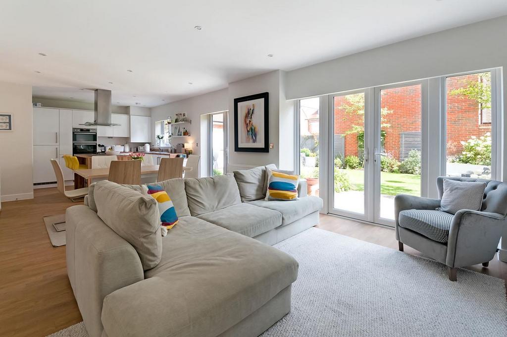Kitchen/Diner/Family Space