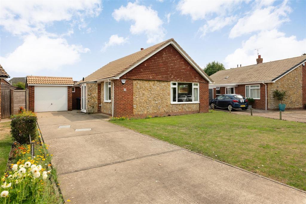 Juniper Close, Whitstable 2 bed detached bungalow for sale £595,000