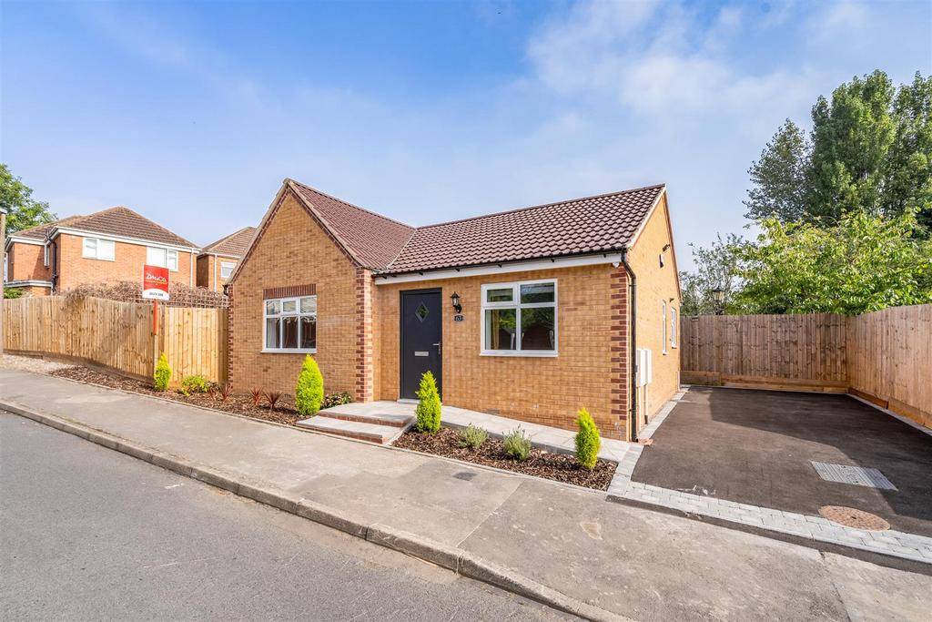 Frankton Close, Solihull 2 bed detached bungalow £385,000