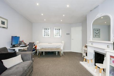 24 Lydd Close, Sidcup, DA14 6RH