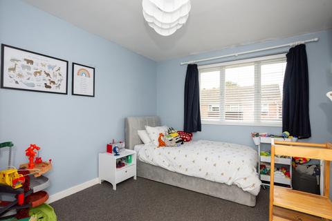 24 Lydd Close, Sidcup, DA14 6RH