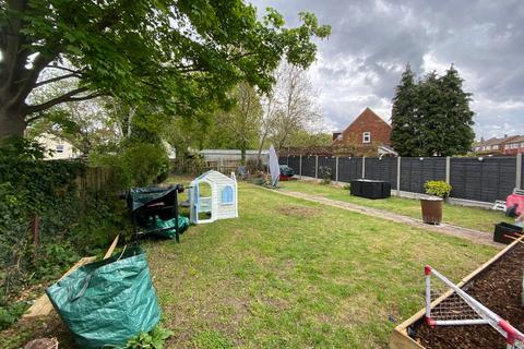 24 Lydd Close, Sidcup, DA14 6RH