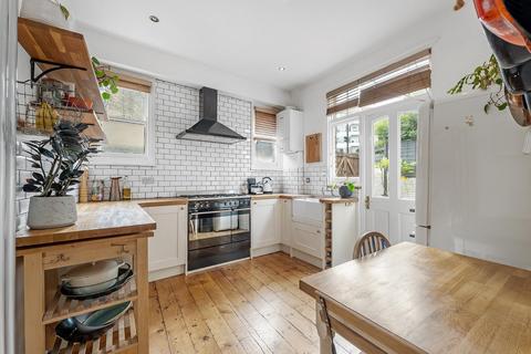 19 Dumbarton Road, London, SW2 5LX