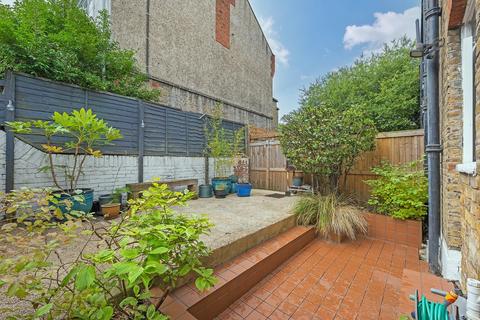 19 Dumbarton Road, London, SW2 5LX