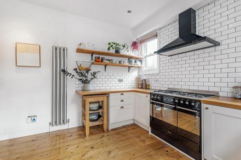 19 Dumbarton Road, London, SW2 5LX