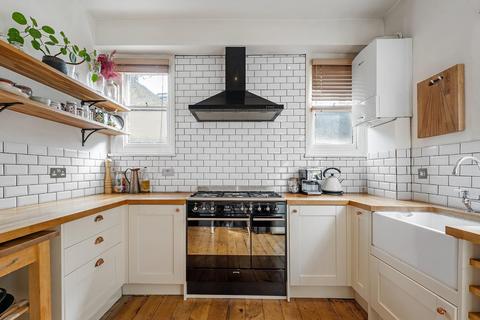 19 Dumbarton Road, London, SW2 5LX