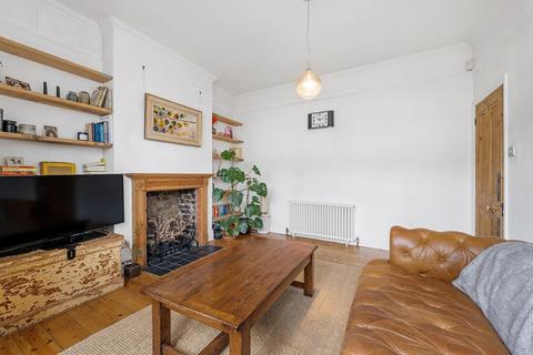 19 Dumbarton Road, London, SW2 5LX