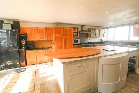 81 Five Acres, Harlow, CM18 6XA