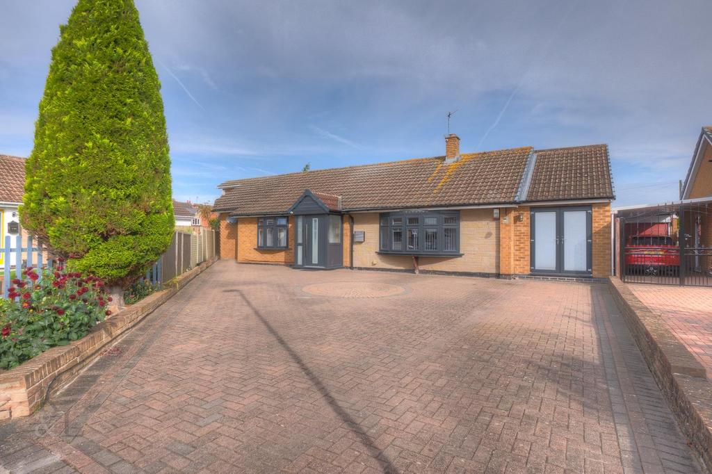 Fairham Avenue, Gotham, Nottingham 4 bed detached bungalow for sale £