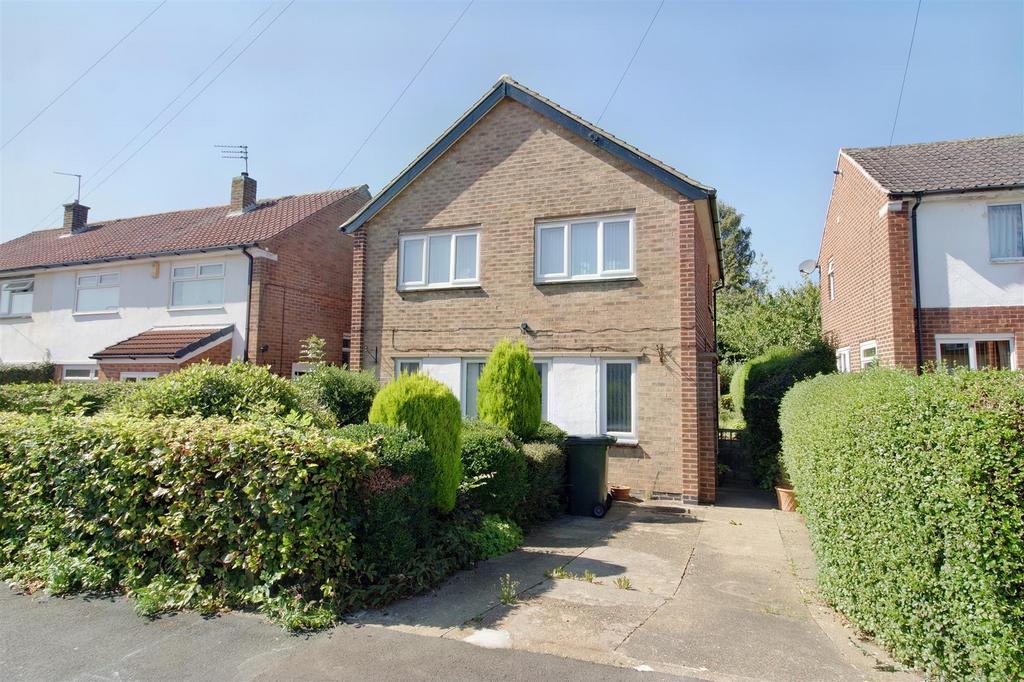 Roundwood Road, Arnold, Nottingham 3 bed detached house for sale £250,000