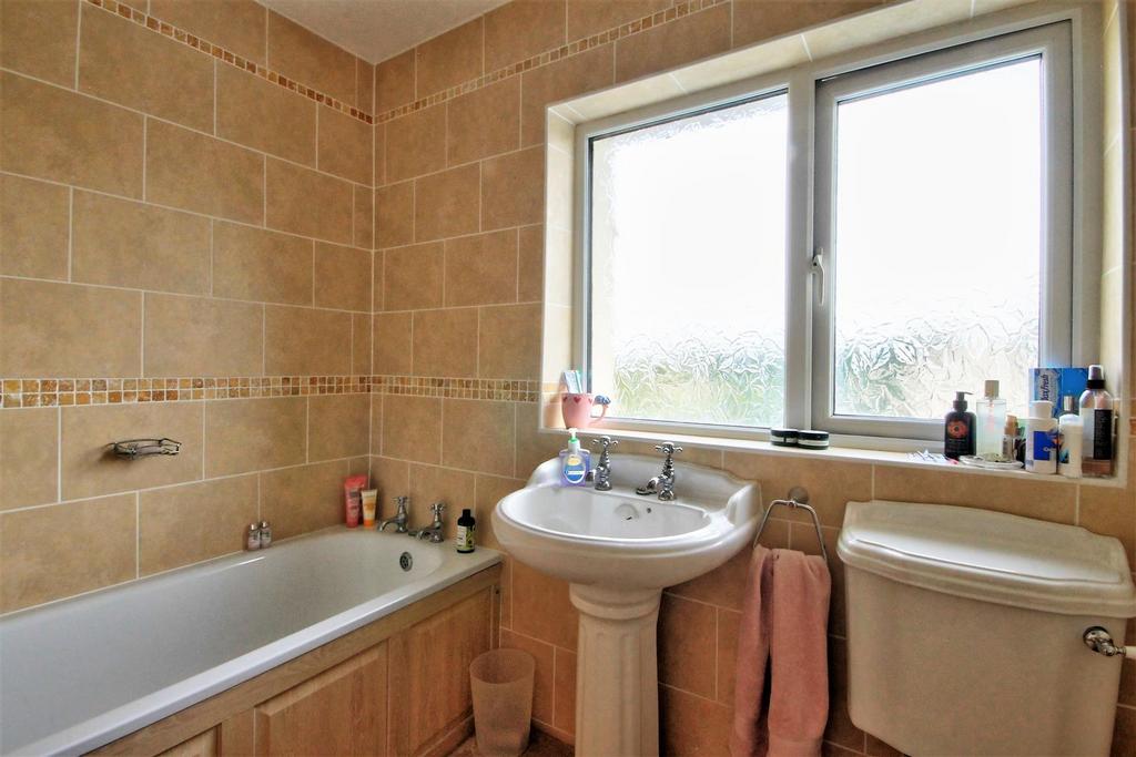 Bathroom'.jpg
