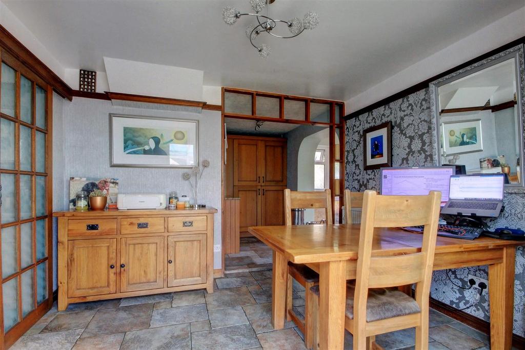 Dining room.jpg