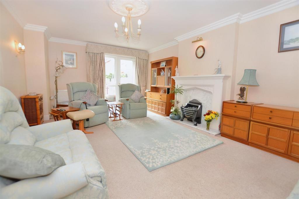 Cremers Drift, Sheringham 3 bed apartment for sale £425,000