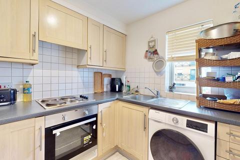 2 bedroom apartment for sale, Glandford Way, Chadwell Heath, Romford