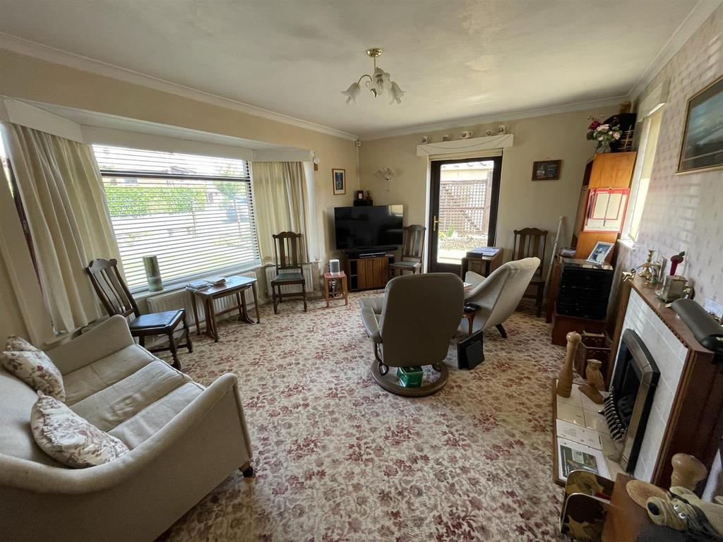 Bisley Road, Cheltenham 2 bed semidetached bungalow £299,950