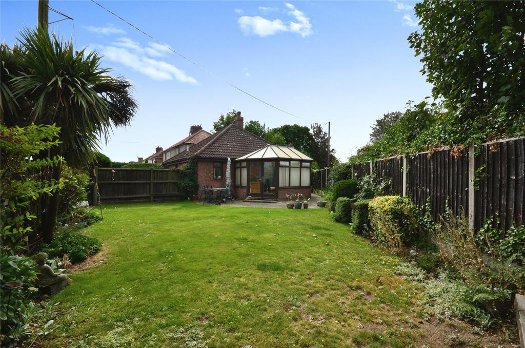 Winstree Road, Stanway, Colchester, Essex, CO3 2 bed bungalow for sale