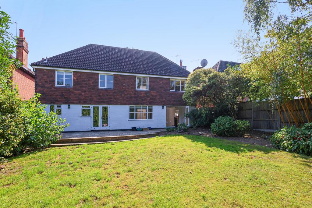 Portmore Park Road, Weybridge, Surrey, KT13 5 Bed Detached House - £ ...