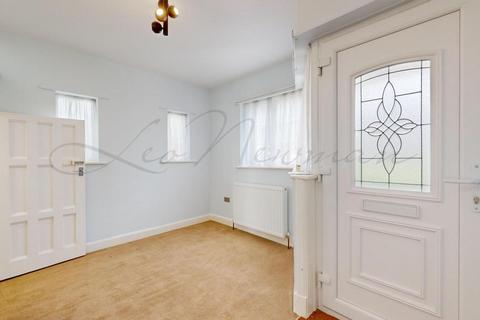 4 bedroom detached house to rent, Finchley Road, Golders Green,  NW11