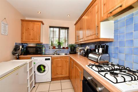 2 bedroom ground floor flat for sale, South Street, Romford, Essex