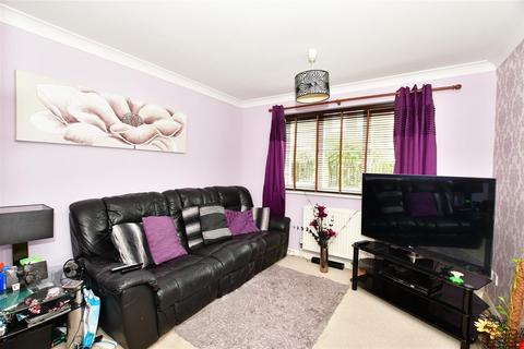 2 bedroom ground floor flat for sale, South Street, Romford, Essex