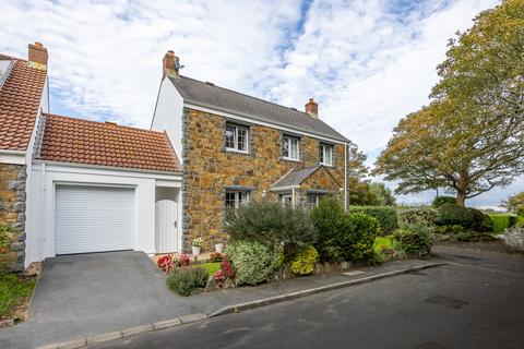 4 bedroom detached house for sale, 8 Clos De Falla, Castel, Guernsey