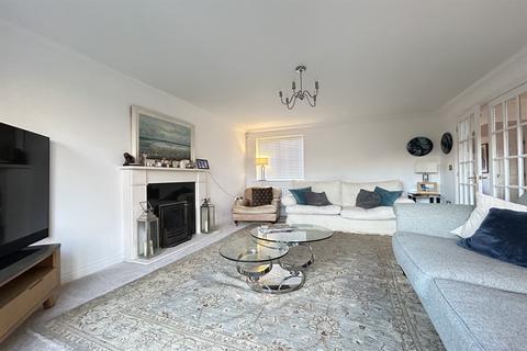 5 bedroom detached house to rent, North Waltham, Nr Basingstoke, Hampshire