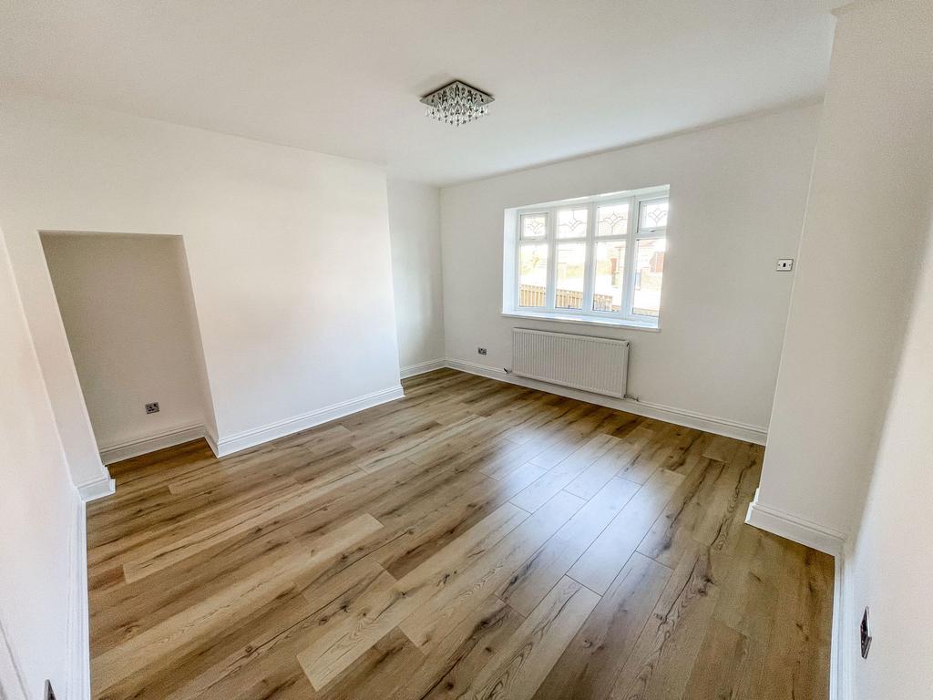 Tudor Grove, Humbledon, Sunderland, Tyne and Wear, SR3 1SU 3 bed