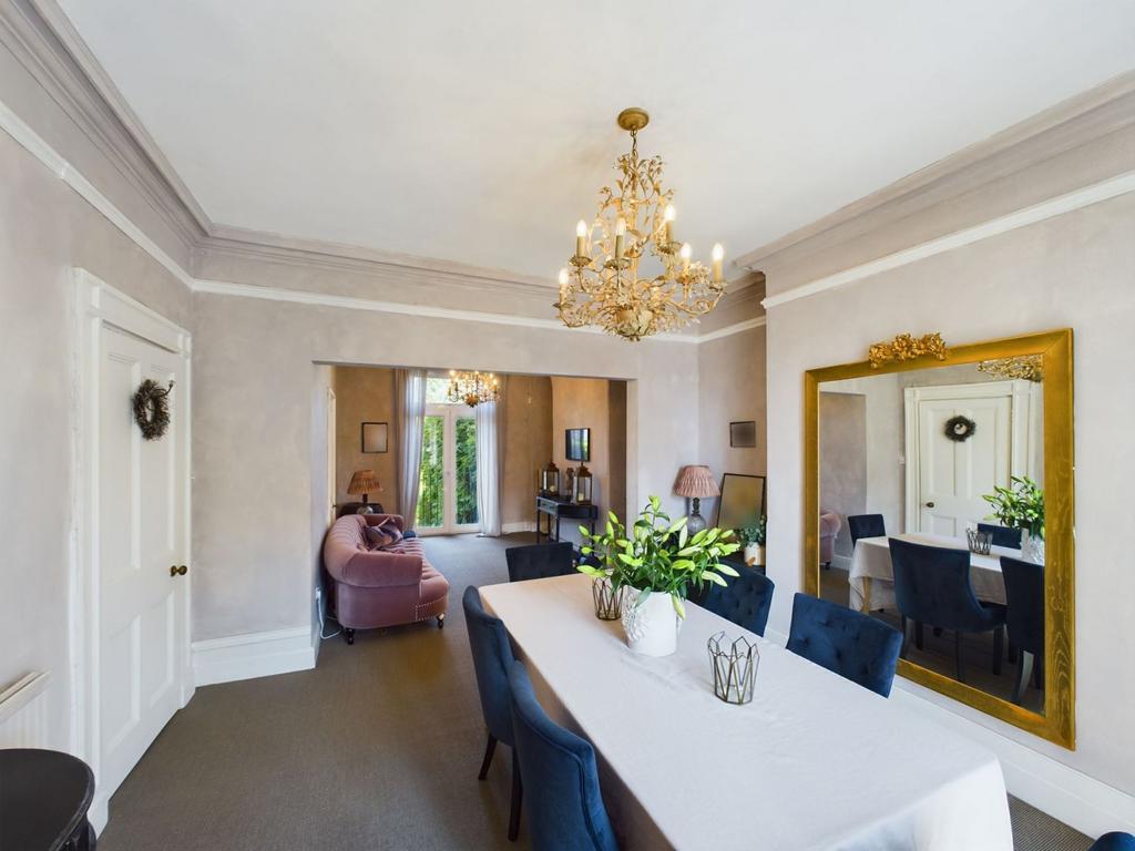 Dining / drawing room
