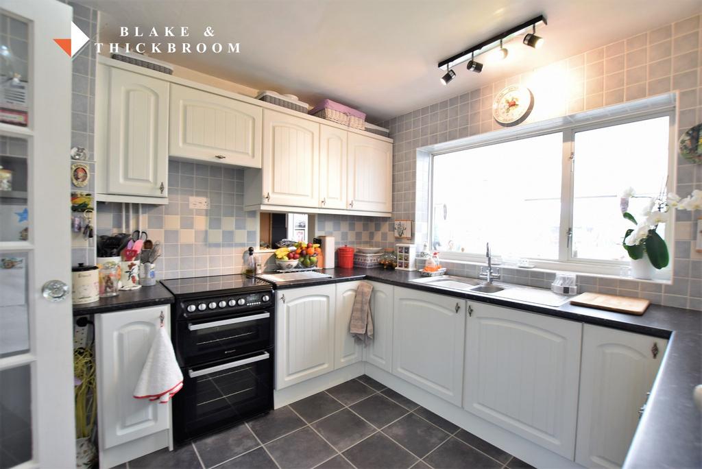 HollandonSea 2 bed semidetached house for sale £260,000