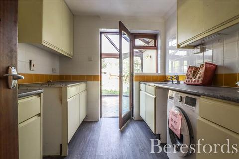 16 Kidder Road, Rayne, Braintree, CM77 6TN