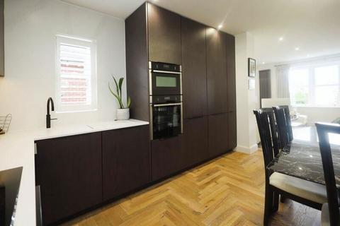 Flat 3, 1 Bryanstone Road, Bournemouth, BH3 7JE