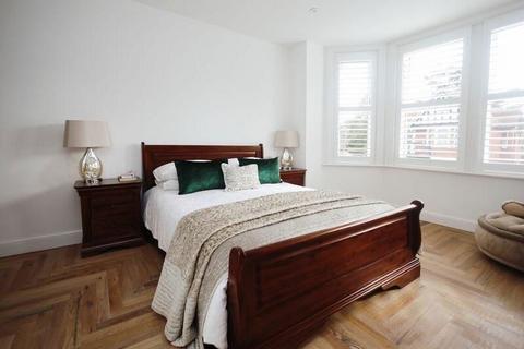 Flat 3, 1 Bryanstone Road, Bournemouth, BH3 7JE