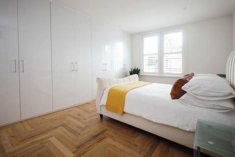 Flat 3, 1 Bryanstone Road, Bournemouth, BH3 7JE