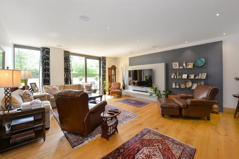4 bedroom apartment for sale, Embassy Court, Wellington Road, St Johns Wood, NW8