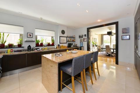 4 bedroom apartment for sale, Embassy Court, Wellington Road, St Johns Wood, NW8