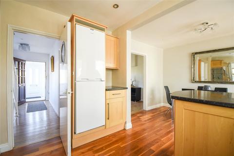 3 bedroom semi-detached house to rent, Regent Avenue, Uxbridge UB10