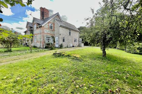 11 Bittles Green, Motcombe, Shaftesbury, SP7 9NX