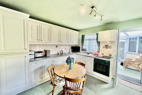 11 Bittles Green, Motcombe, Shaftesbury, SP7 9NX