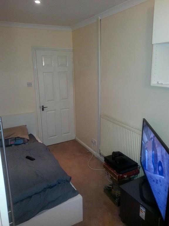 Studio Flat Ruislip**Bills included** Studio £625 pcm (£144 pw)