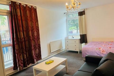 Studio to rent, Briggs House, Chambord Street, Shoreditch, E2