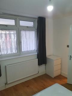 1 bedroom in a flat share to rent - Seyssel Street, Isle of Dogs, E14