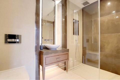 undefined, Strand, London, WC2R