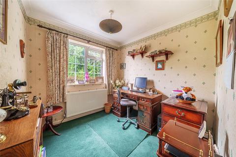 4 Garson Close, Esher, KT10 8LW