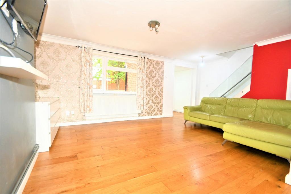 Minster Way, Langley, Berkshire, SL3 3 bed end of terrace house £525,000