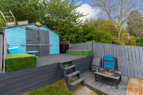 16 Lamb Drive, Sheffield, S5 8LT