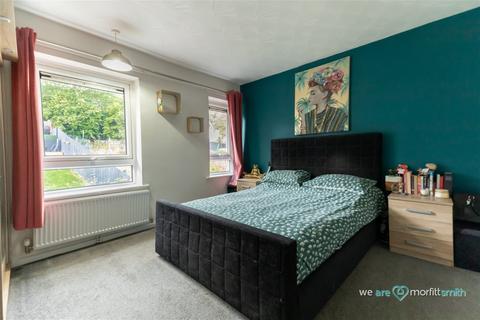 16 Lamb Drive, Sheffield, S5 8LT