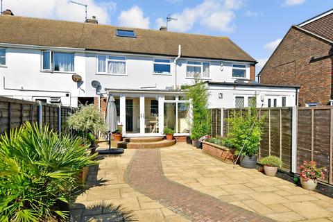 31 Cedar Close, Worthing, BN13 2JA