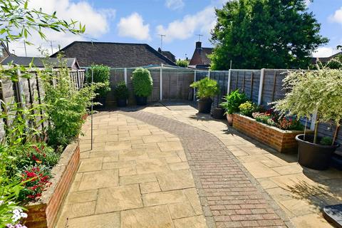 31 Cedar Close, Worthing, BN13 2JA